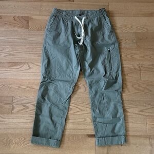 Vuori Women's Straight Leg Olive Pants